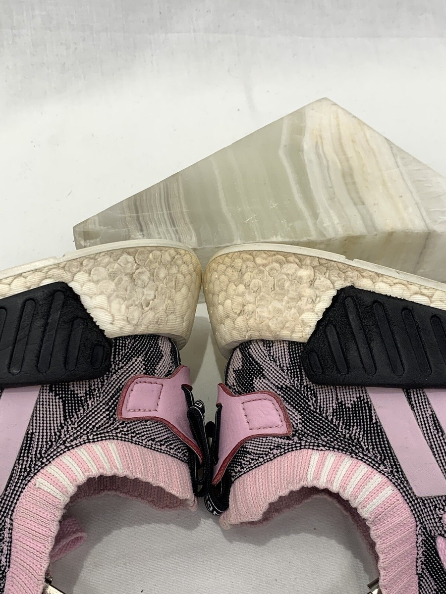 adidas gazelle silver green womens Adidas NMD R2 Primeknit Green Pink main image 0