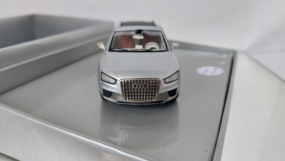 Looksmart Audi Cross Coupé resina auto Audi Studio 1:43 nella scatola - Immagine 3 di 4