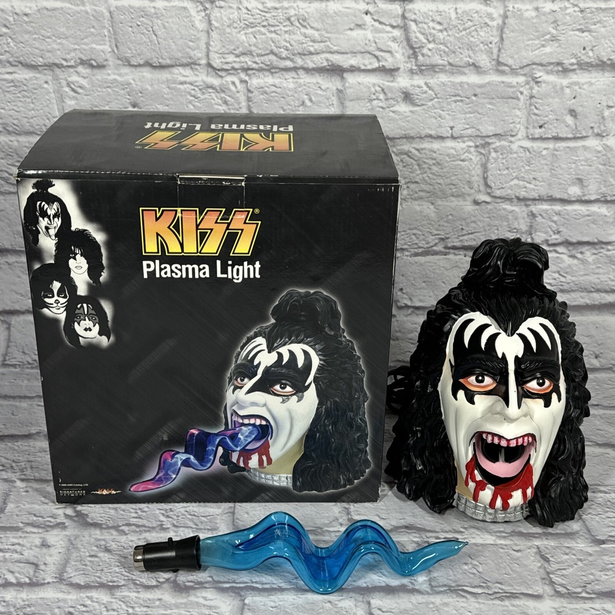utazo　KISSのGENE SIMMONS壁掛けタイプ KISS Gene Simmons Limited Edition Autographed Boots Wall