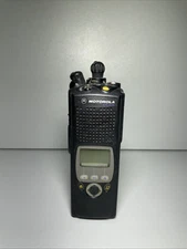 Motorola XTS 5000 Model H18UCF9PW6AN 700/800MHz P25 Radio No Battery B