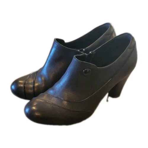 Clarks Emslie Warren Leather Shooties — Size 8M