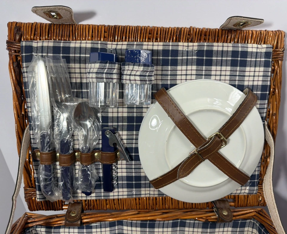 Cesta de picnic de mimbre de lujo Romantic Pier 1 para 2 utensilios copas de vino platos Foto 3 de 4