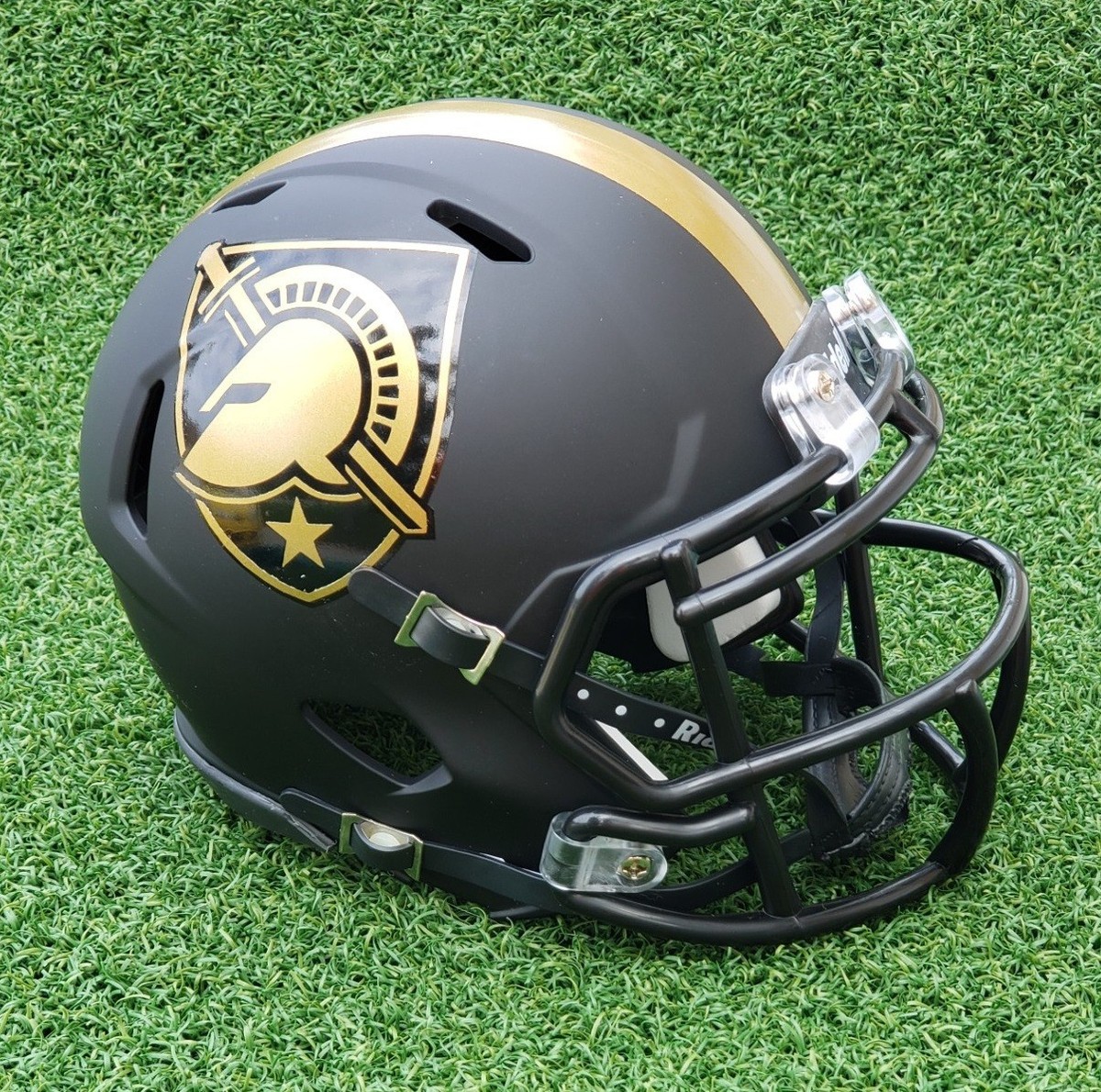 concept helmets football New York Jets On Field Alternate Authentic SpeedFlex True On Innovative Tampa Bay Buccaneers Helmet