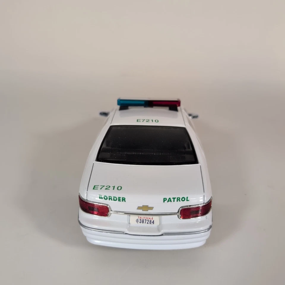 Motormax Chevrolet Caprice Patrulla Fronteriza Agencia de Protección Nacional 1:24 Diecast Foto 4 de 4