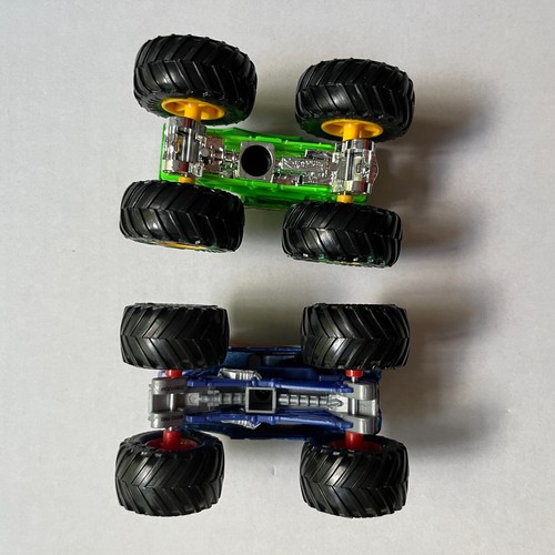 Hot Wheels Superman Monster Jam Truck Gunkster 1:64 Metal Die-Cast Toy Trucks - Picture 7 of 10