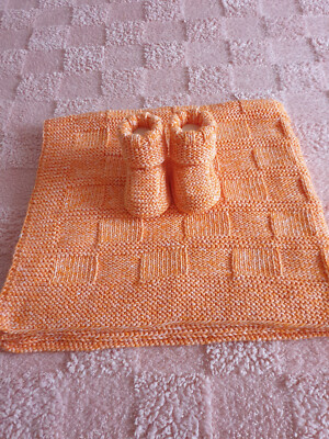 Babydecke handgestrickt 70x80 und Babyschuhe