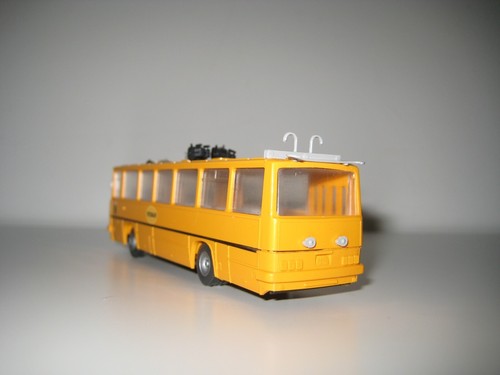s.e.s. Berlin H0 14130220 - Autobús urbano amarillo "Weimar" - Imagen 8 de 11