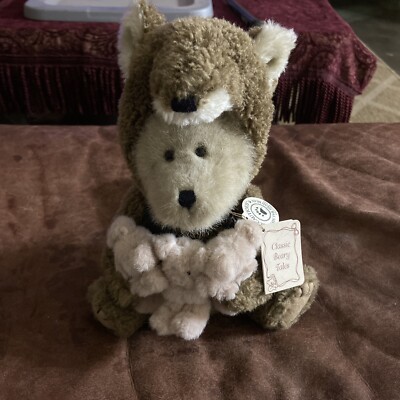 Boyds Bears Huff P. Wolf W/ 3 Mini Pigs Bacon Porkchop & Hamlette . Beary Tales
