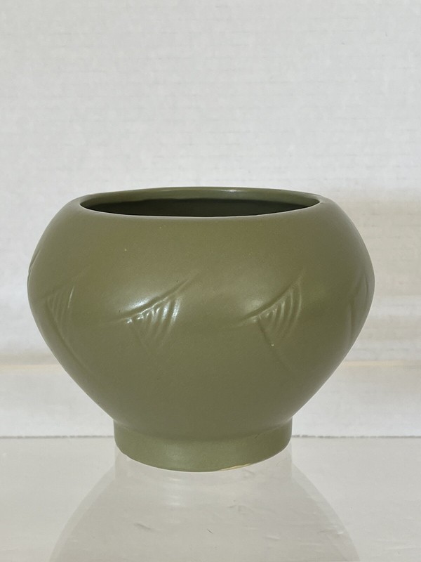 McCoy Pottery 415 Floraline Green Clay Planter Abstract Fish Pattern MCM