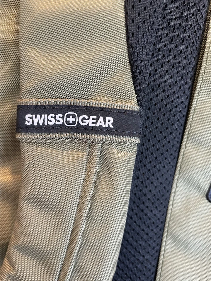 Swiss Gear Hitch 22" Travel Backpack 5220 Olive Branch Laptop Weekender New - Image 4 of 4