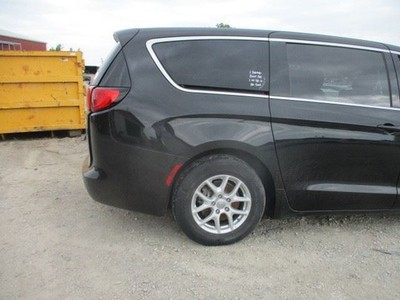(LOCAL ONLY) Passenger Right Quarter Panel Fits 17-19 PACIFICA 1578510