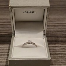 9k Gold Diamond Solitaire & shoulder Ring •0.15ct Round Engagement Size UK K 1/2