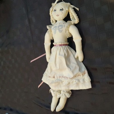 HANDCRAFTED 1984 CANDLEWICK EMBROIDERED 18'' RAG DOLL