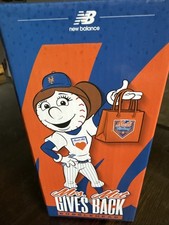 Mrs. Met Gives Back Bobblehead NY Mets 8/13 Giveaway