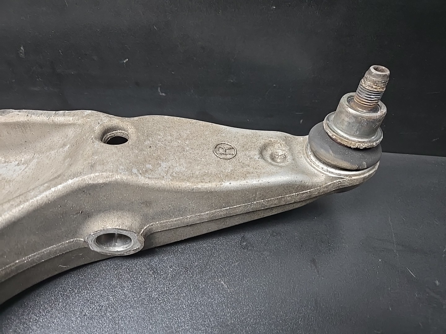 2014-2022 MASERATI QUATTROPORTE AWD FRONT RIGHT SIDE LOWER CONTROL ARM OEM