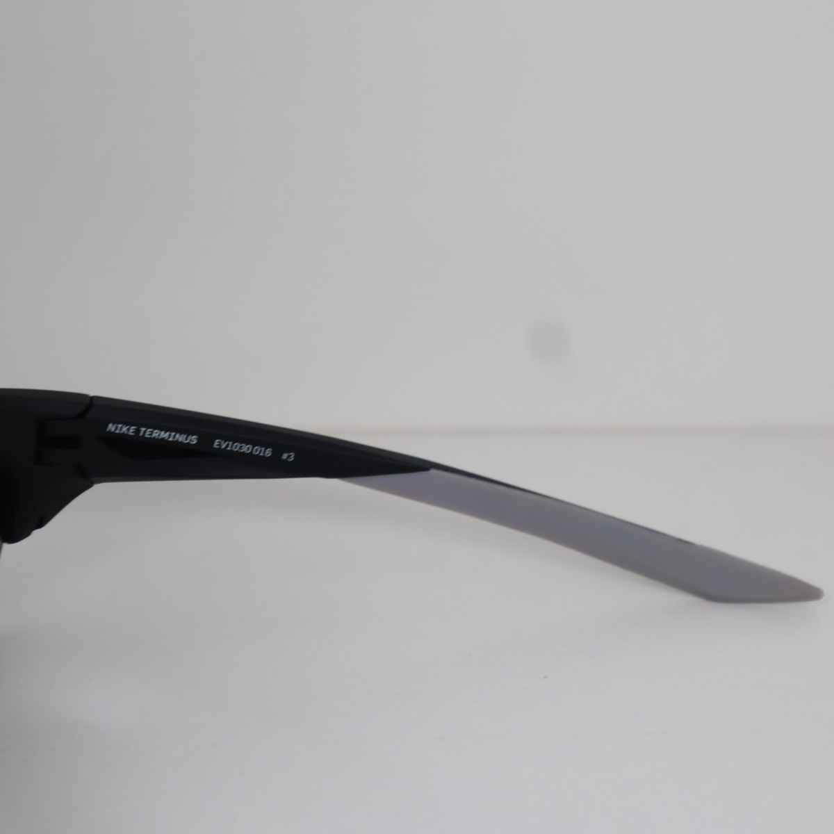 NWT Nike TERMINUS-EV1030 Matte Black Shield 76mm Sunglasses NIKE TERMINUS Matte Black INTERCHANGEABLE Max Optic Silver  main image 2
