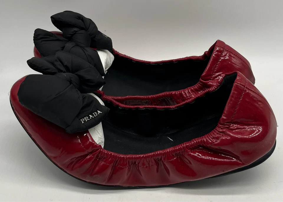 Prada Red Patent Leather Ballet Flat w/ Logo-Embossed Bow sz 41 - Image 3 of 4