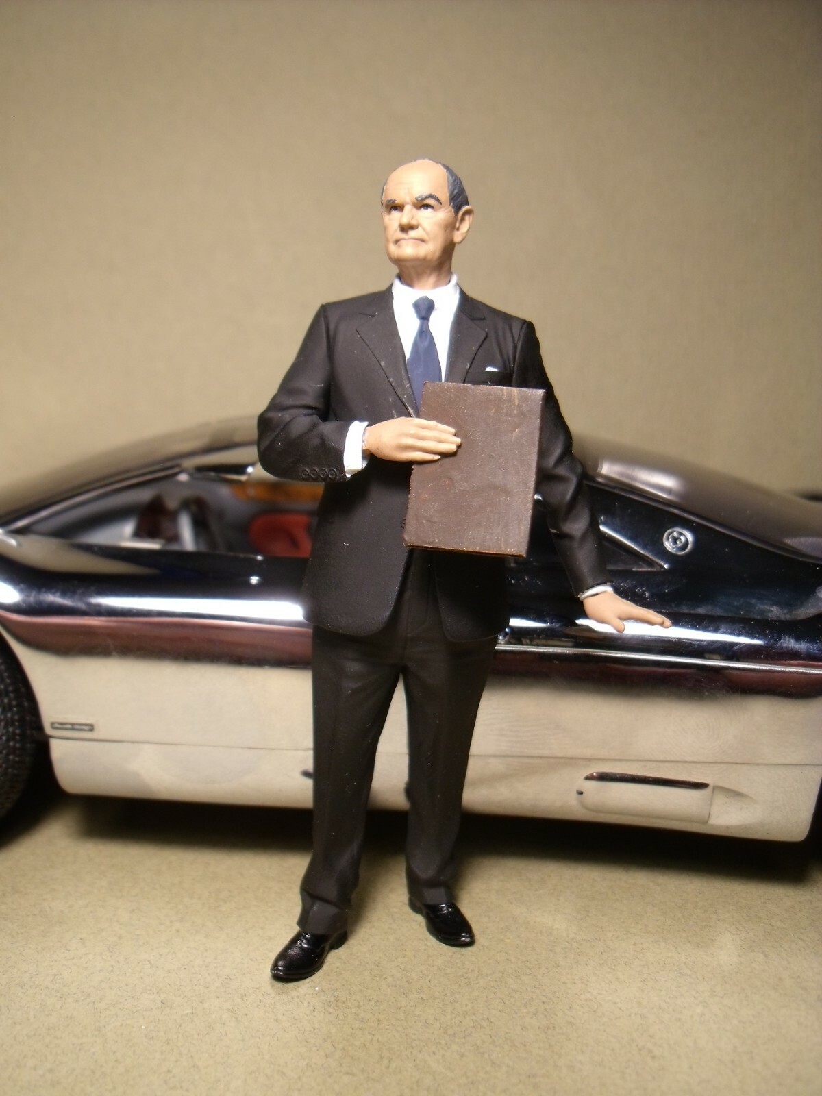 Figurine Ferdinand Piëch 1/18 vroom non peinte pour diorama Minichamps Schuco Revell
