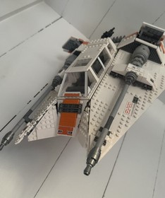 LEGO Star Wars UCS Snow Speeder 75144 with wall mount