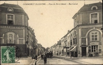 Ak Commercy Lothringen Meuse, Place du Fer à Cheval, Rue Carnot - 3383679