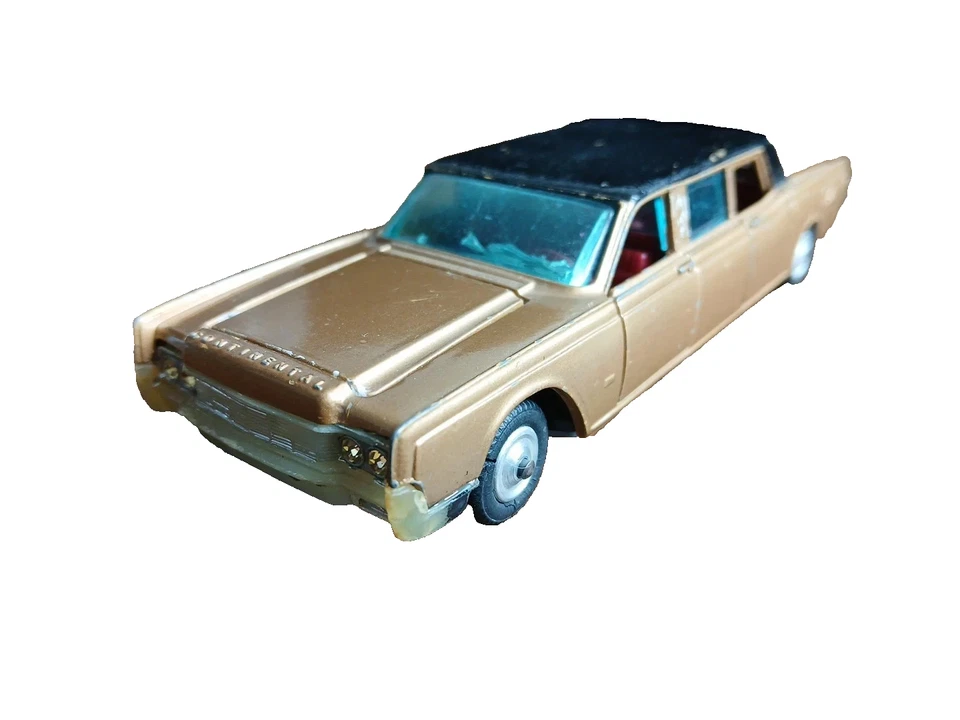 Corgi Toys 262 Lincoln Continental Limousine TV Set olf pictures only NO CAR - image 2 of 2