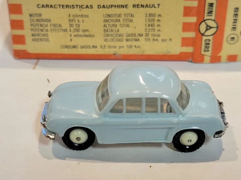 Mini coches Angulos Dauphine fabricados en España en los años 60 azul Foto 3 de 3