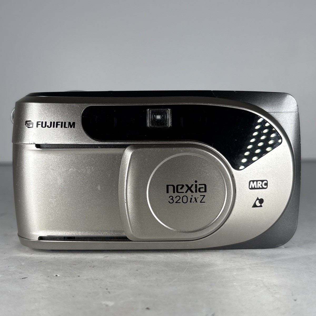 Fujifilm Nexia 320ixZ Point & Shoot Film Camera + Battery | Turns