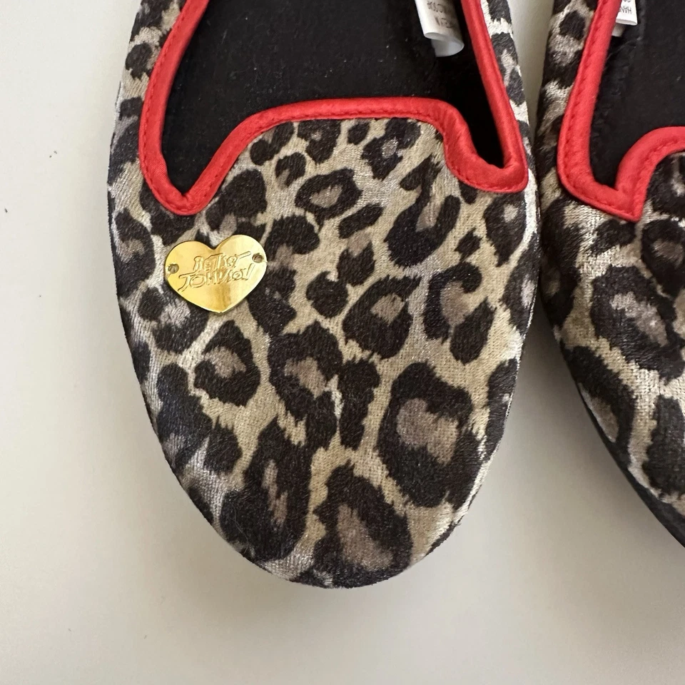 Zapatillas Betsey Johnson 9/10 imitación piel terciopelo dorado corazón estampado animal Foto 2 de 4