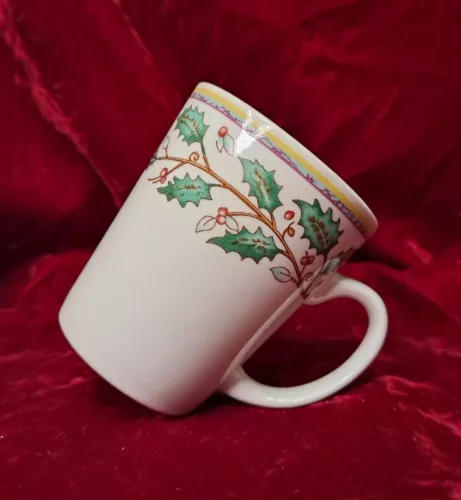Gibson Design Christmas Holly Berries Replacement Mug.  (17)