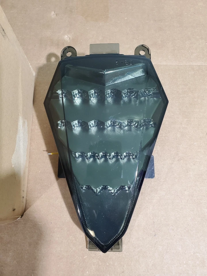 Luz trasera intermitente integrada Rumble concepts Yamaha R6 08-14 smk TR675731 Foto 3 de 4