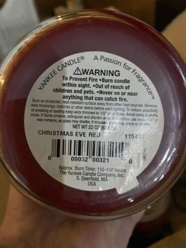 Yankee Christmas Eve Santa #115411 22oz Glass Jar Red Holiday Candle Vintage New - Imagen 2 de 4