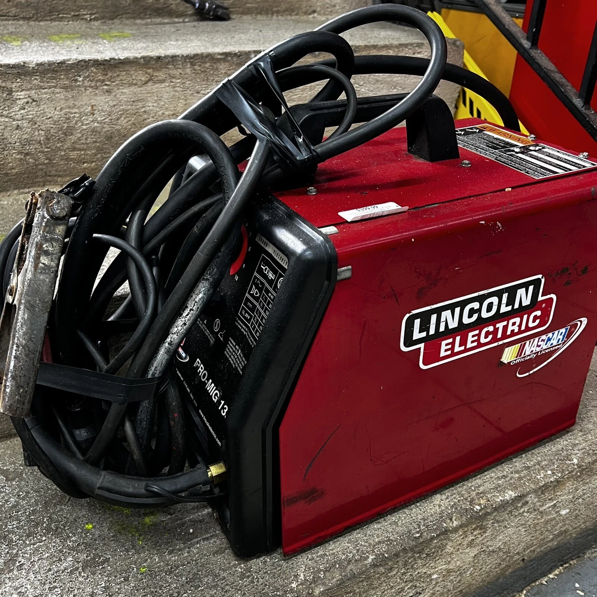 Lincoln Electric Pro Mig 135 Welder With Cords Cables Wire Spool