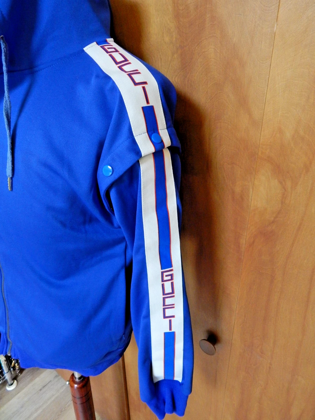 Felpa Gucci full zip con cappuccio L BLU maniche a scatto tasche zip bordo logo ottime condizioni