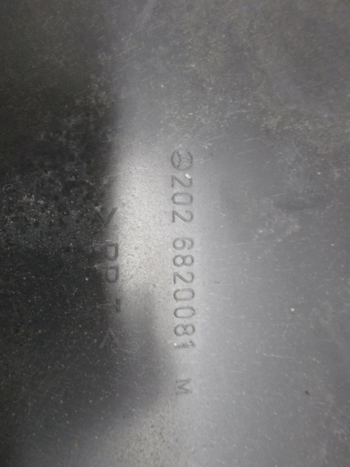 OE 1994 梅赛德斯-奔驰 C220 W202 抽油烟机排放贴纸面板 #2026820081 — 第 3/4 张图片