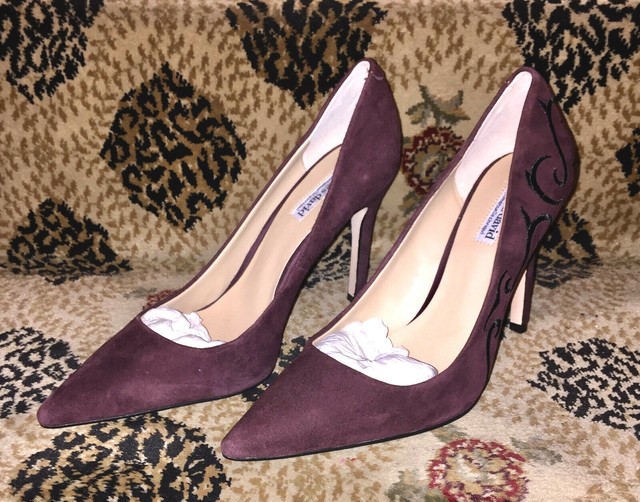 CHARLES DAVID Emmanuelle Chriqui GERI $225 Suede Pumps Heels