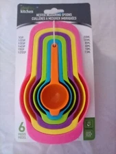 NESTED MEASURING CUPS AND SPOONS SET