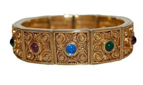 Joan River Watch Ladies gold tone bracelet style Square 