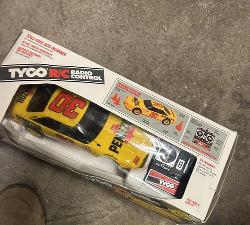 Tyco R/C Days of Thunder Pennzoil Stock Car No.2306-4 1992 WHEELS NEED ATTACH - Picture 2 of 4