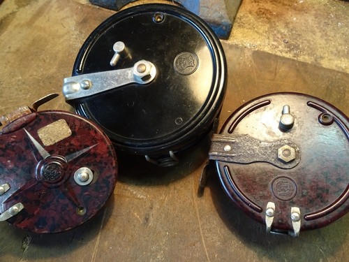 3 VINTAGE ALPHA BAKELITE FISHING REELS - Picture 2 of 3