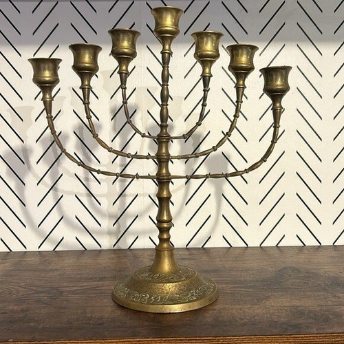 Antiguo candelabro de latón de 7 ramas menorá candelabro pátina judaica India - Imagen 2 de 15