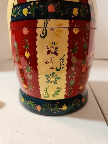 Madame Alexander 2 Pc Matryoshka Russian Wooden Doll Box 10 in Hand Painted (N1) - Picture 10 of 16