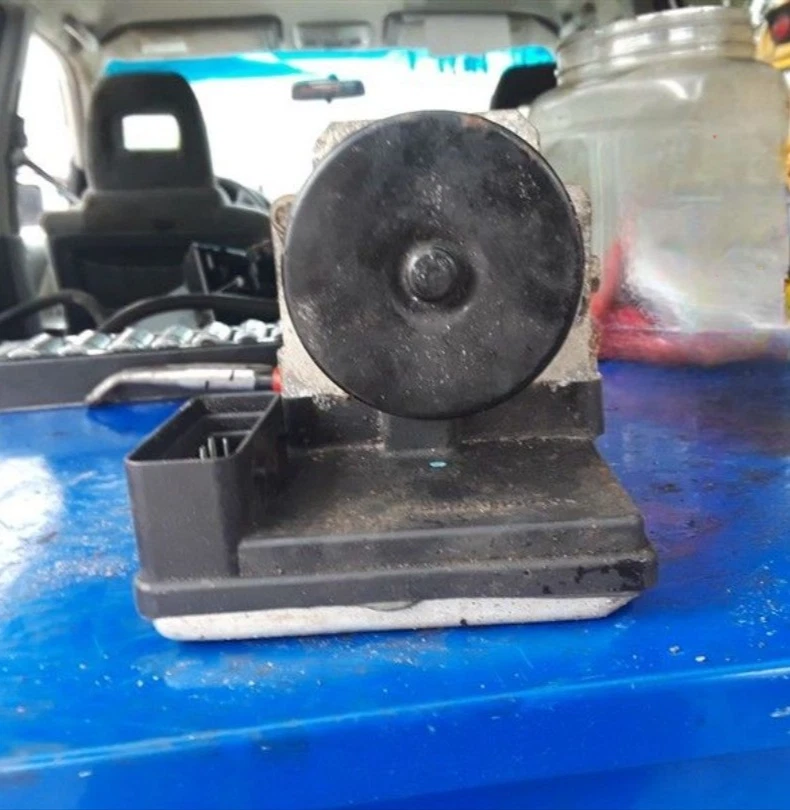 2003 Cadillac Escalade ABS Anti-Lock Brake Unit Pump Assembly Opt JL4 Oem 03 - Image 3 of 4