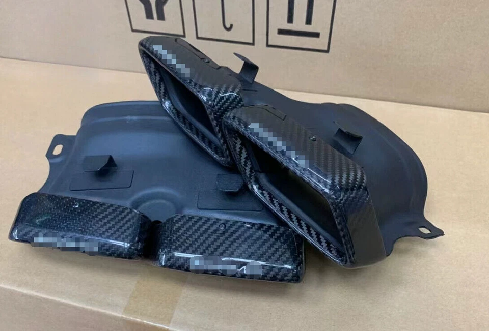 Nuevas puntas silenciadoras de tubo de escape trasero de fibra de carbono para Mercedes Benz C63 E63 GT 63S Foto 2 de 4