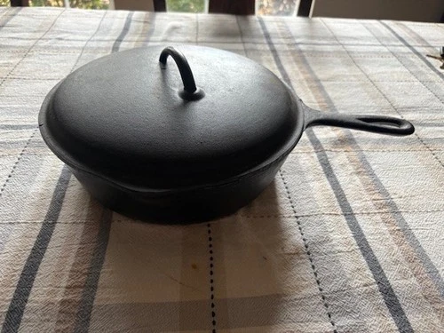 Vintage (Birmingham Stove & Range) #8 Deep Chicken Fryer Skillet w/ Lid & Trivet