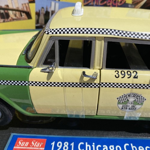 Sunstar 1:18 Checker Taxi Cab 1981 Chicago Checker A11 Cab Green/Cream No.2502 - Picture 15 of 24