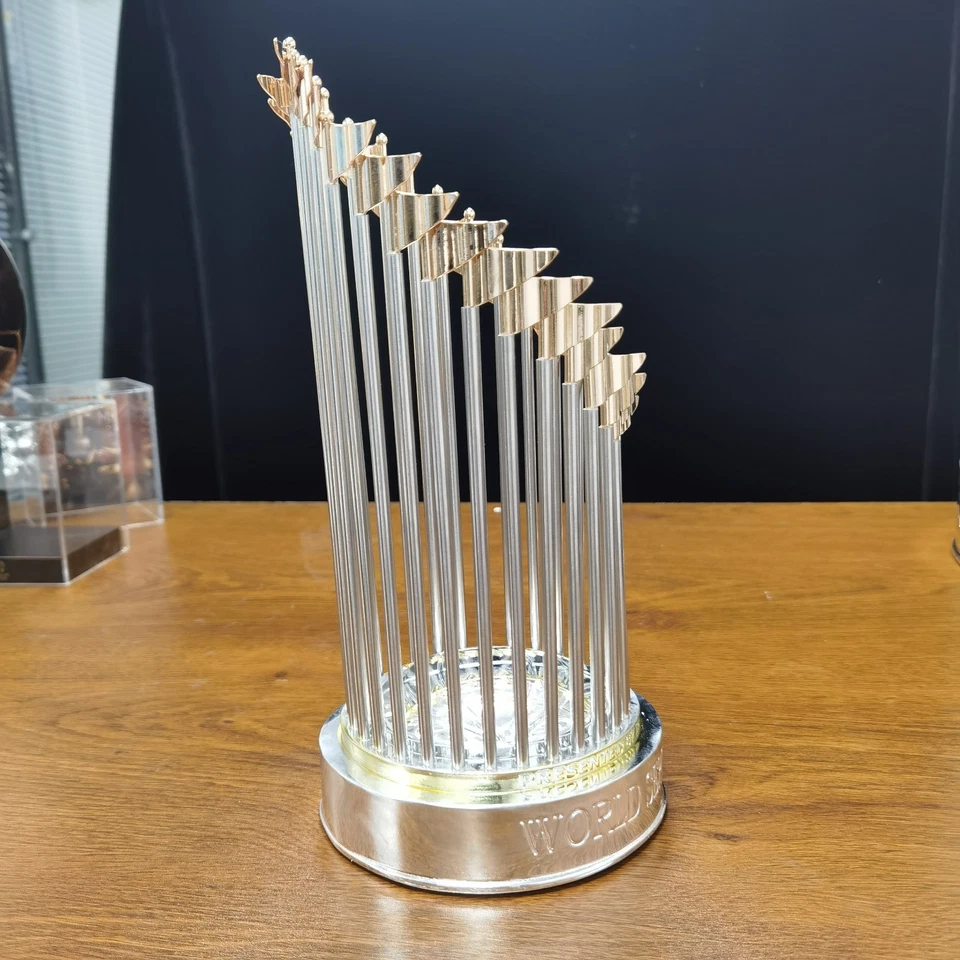 [MLB] 2025 World Series Trophy , Los Angeles Dodgers 11.8in/30cm height Resin - Image 4 of 4