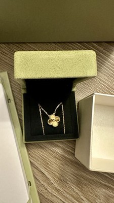 Van Cleef & Arpels Vintage Alhambra Clover Pendant 18K Yellow Gold VCARP4KL00
