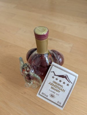 Armenischer Brandy 5 Jahre Elephant 0.5 L Ungeöffnet mit Etikett