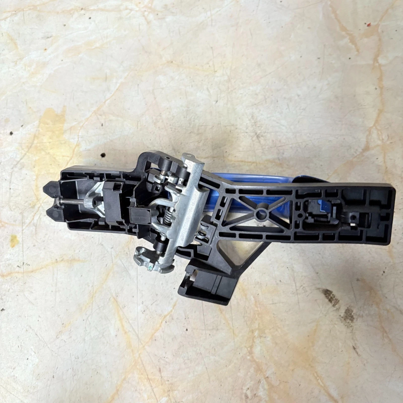 Ford B-Max rear sliding door handle carrier rear mechanism