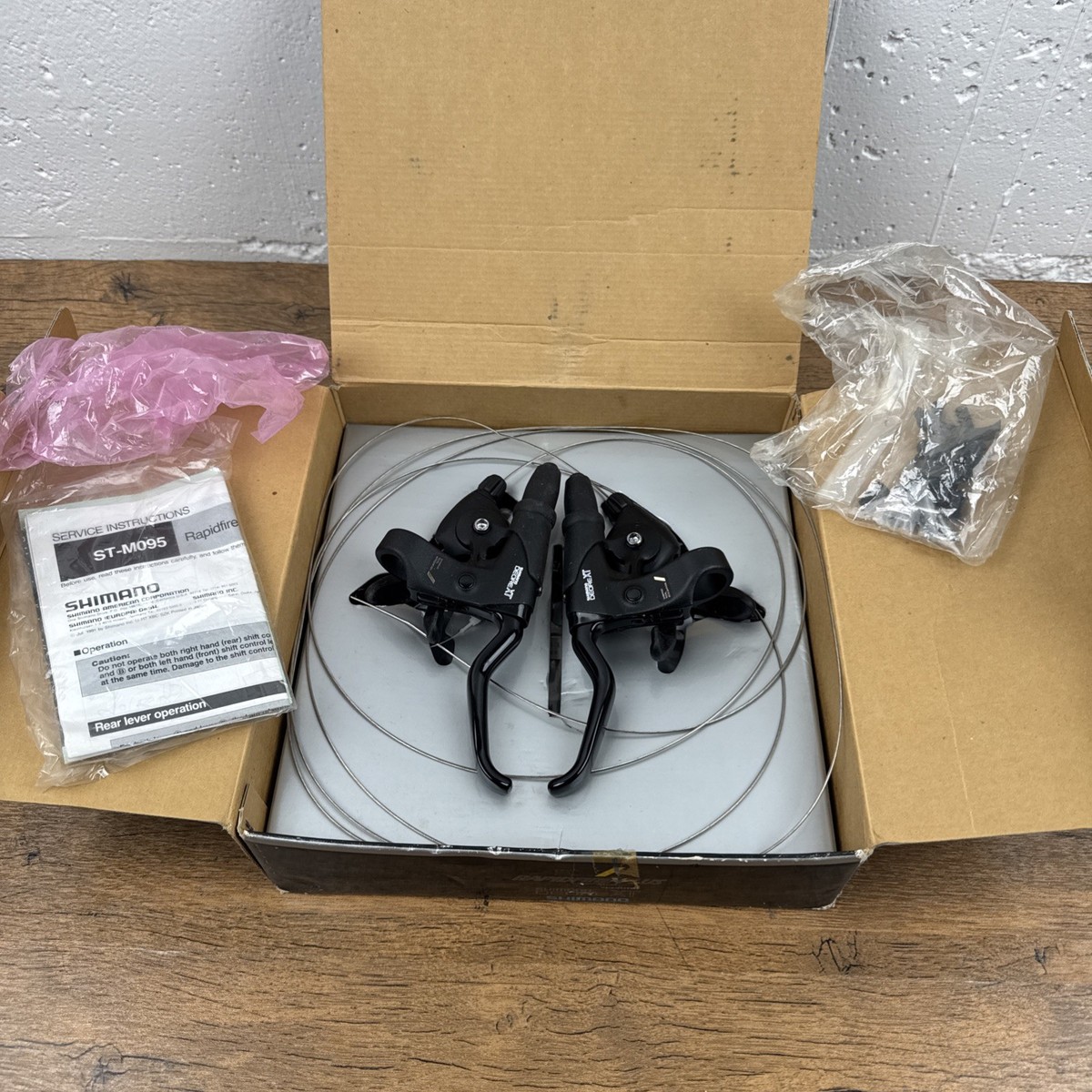 NEW Vintage NOS Shimano Deore XT STI ST-M095 3x7 shifters - Black